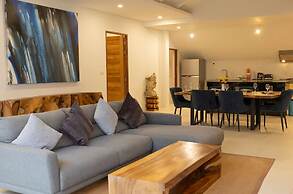 Tropical 3BR Escape Pool Style V90