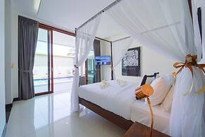 Beautiful 4-Bedroom Pool Villa BL9