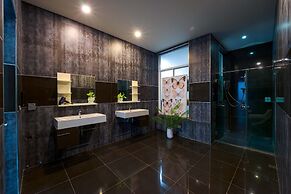 Beautiful 4-Bedroom Pool Villa BL9