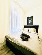 4BR Apartment Near FAC Platz