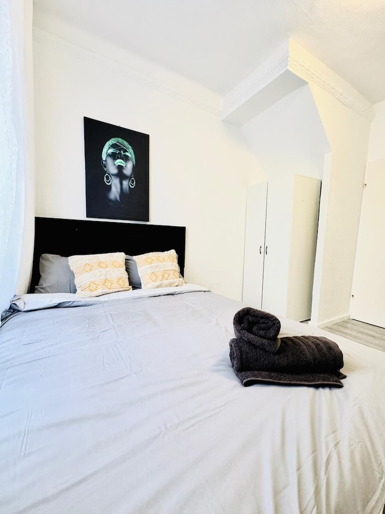 4BR Apartment Near FAC Platz