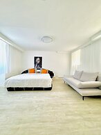Comfortable 2BR Apt for 7 Guests