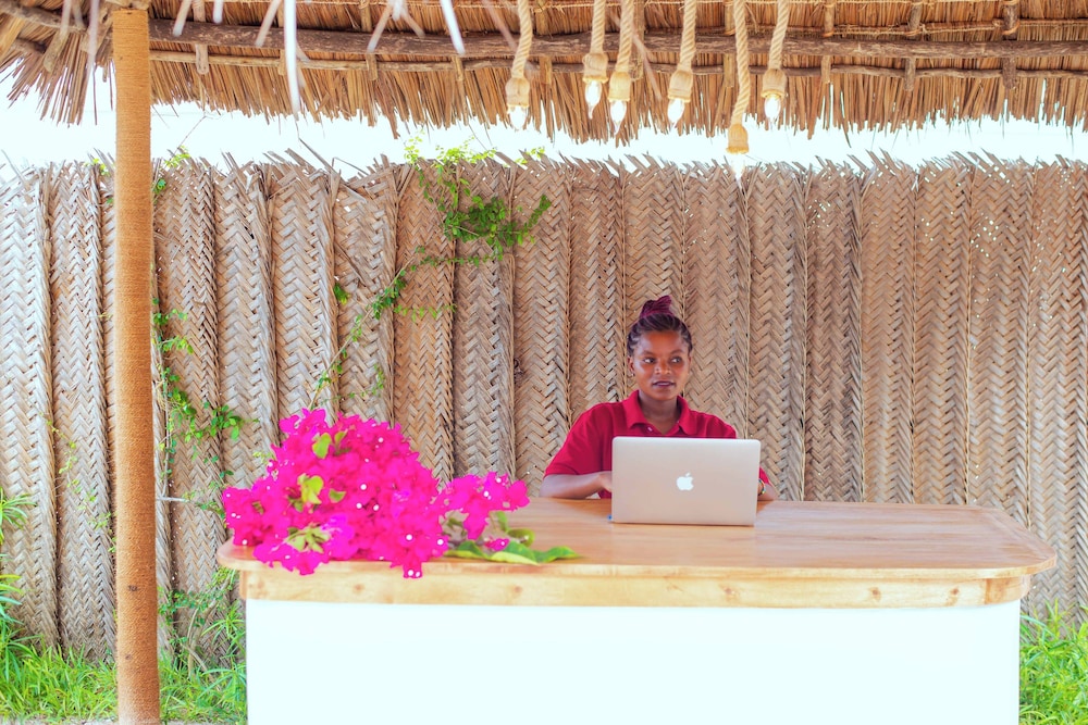 Suda Beach Lodge
