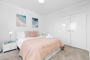 Walk to Beach Coastal Home in Coogee