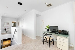 Walk to Beach Coastal Home in Coogee
