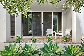 Walk to Beach Coastal Home in Coogee