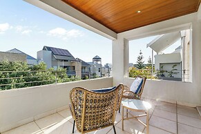 Walk to Beach Coastal Home in Coogee