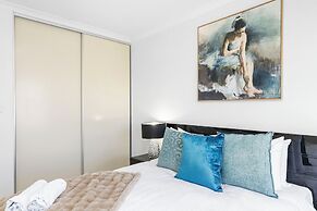 Walk to Beach Coastal Home in Coogee