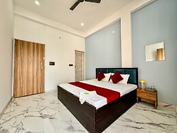 Hotel radha Aradhya Sadan