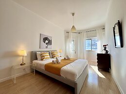 Quarteira Central 3 by Homing
