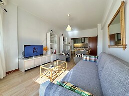 Quarteira Central 3 by Homing