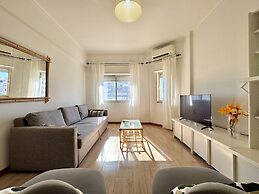 Quarteira Central 3 by Homing