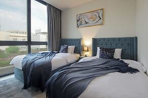 Luxurious 4BR Villa with Private Garden