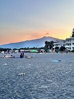 I Puritani on the beach