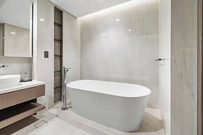 Elegant 3BR Canal & Burj Khalifa Views