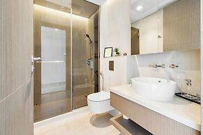 Elegant 3BR Canal & Burj Khalifa Views