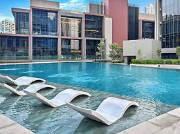 Elegant 3BR Canal & Burj Khalifa Views