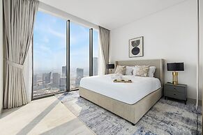 Elegant 3BR Canal & Burj Khalifa Views