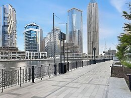 Elegant 3BR Canal & Burj Khalifa Views