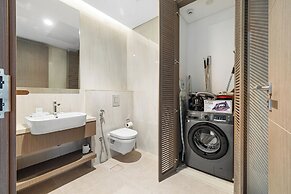 Elegant 3BR Canal & Burj Khalifa Views