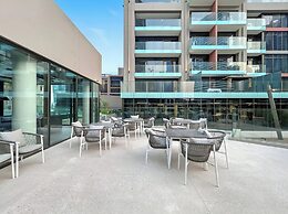 Elegant 3BR Canal & Burj Khalifa Views