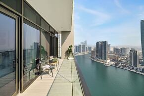Elegant 3BR Canal & Burj Khalifa Views