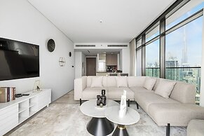 Elegant 3BR Canal & Burj Khalifa Views