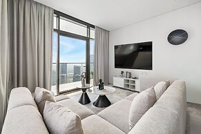 Elegant 3BR Canal & Burj Khalifa Views