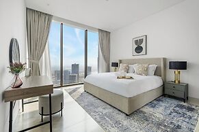 Elegant 3BR Canal & Burj Khalifa Views