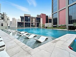 Elegant 3BR Canal & Burj Khalifa Views