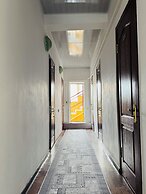 Arashan Hotel
