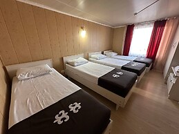 Arashan Hotel