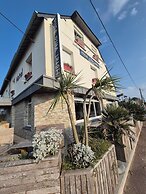 LA VILLA JULIA