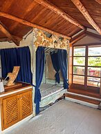 Romantic Suite Apt.21