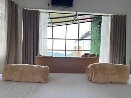 La Villa The View