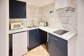 Host Stay Emporium Basement Apartment