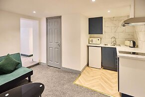 Host Stay Emporium Basement Apartment