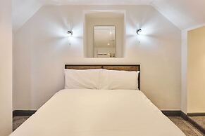 Host Stay Emporium Basement Apartment