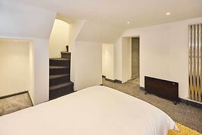 Host Stay Emporium Basement Apartment