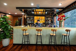 Aqua Luxury Cruise