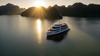 Aqua Luxury Cruise