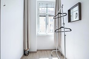 Cozy Budget 2BR Apartment Vienna