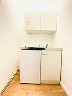 Spacious 8BR Apt with Terrace 16P