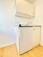 Spacious 8BR Apt with Terrace 16P