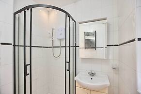 Host Stay Emporium Apartment A