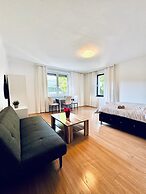 Spacious Garden Villa for 16 Guests