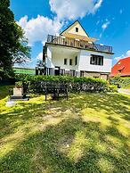 Spacious Garden Villa for 16 Guests