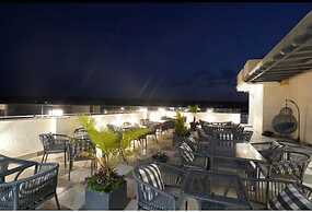 Su Casa Banquets and Hotel