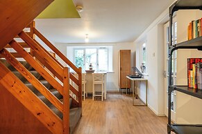 Stunning 8-Bedroom Home in Painswick