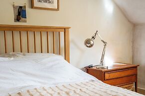 Stunning 8-Bedroom Home in Painswick